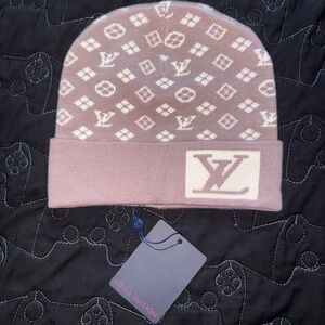 Louis Vuitton Monogram Gray and White Hat